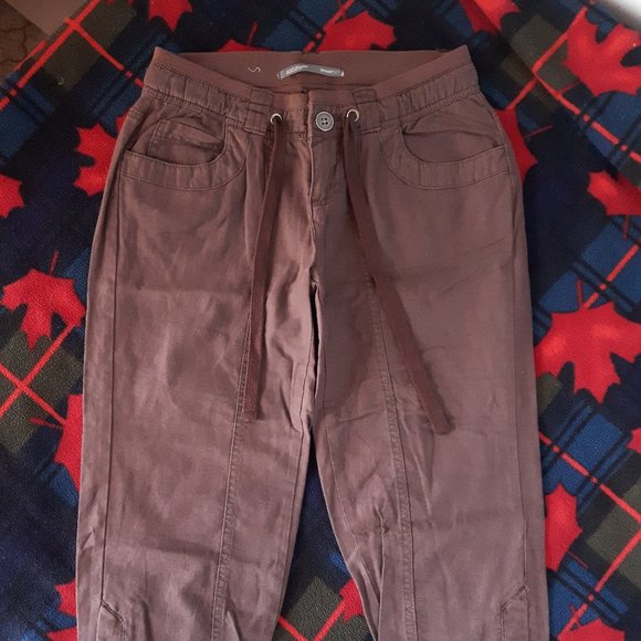 Brown Linen Capri Pants - Picture 2 of 5